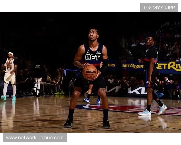 活塞队新赛季备战全面启动 新星登场老将领衔目标重回季后赛