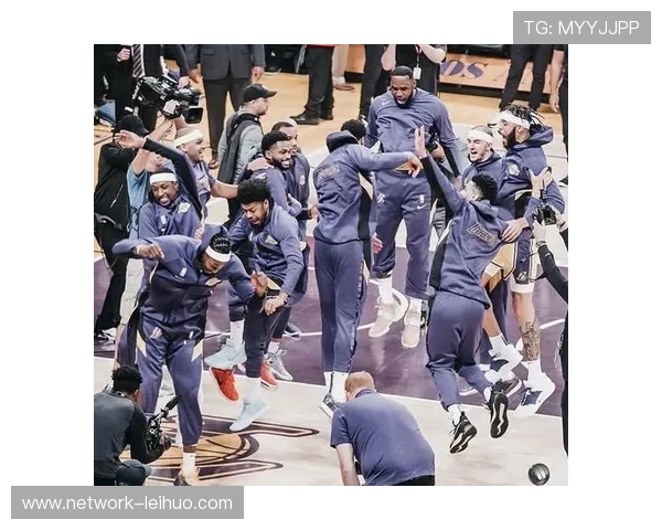 尼克斯迎来新赛季挑战 球队阵容调整引发球迷热议